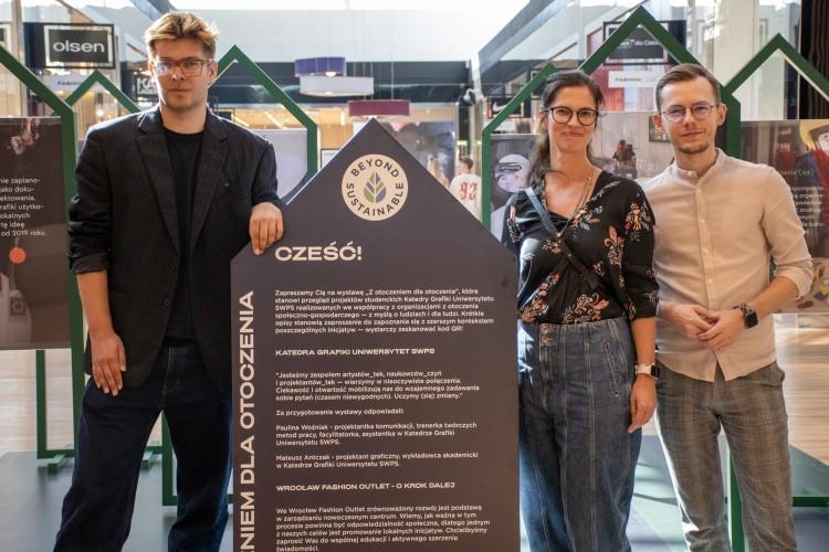 Wrocław Fashion Outlet z wystawą prac studentów Katedry Grafiki Uniwersytetu SWPS i konkursem poświęconym odpowiedzialności społecznej