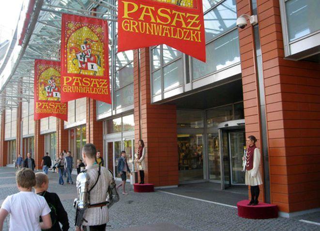 Turystyczne targi w jednej z galerii handlowych