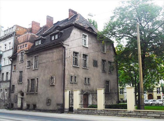 Kolejna miejska kamienica poszła pod młotek. Tym razem na Nadodrzu