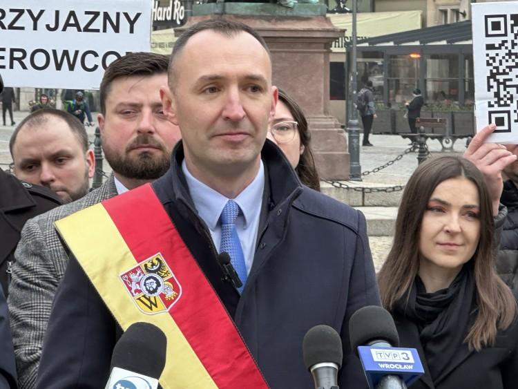 Konfederacja przedstawiła kandydata na prezydenta Wrocławia. Był radnym PiS