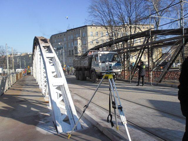 Na remontowanych mostach Młyńskich zamknięto przejście dla pieszych