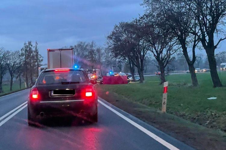 Śmiertelny wypadek na drodze Wrocław - Świdnica. Trasa zablokowana