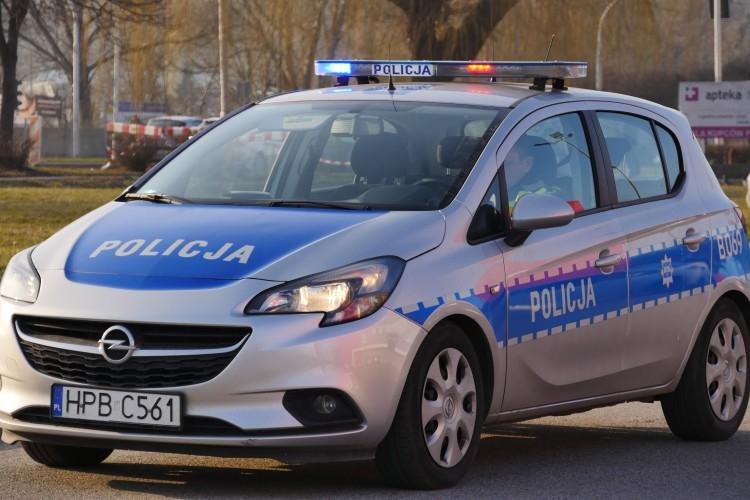 Wypadek na Podwalu. Zderzyły się trzy samochody