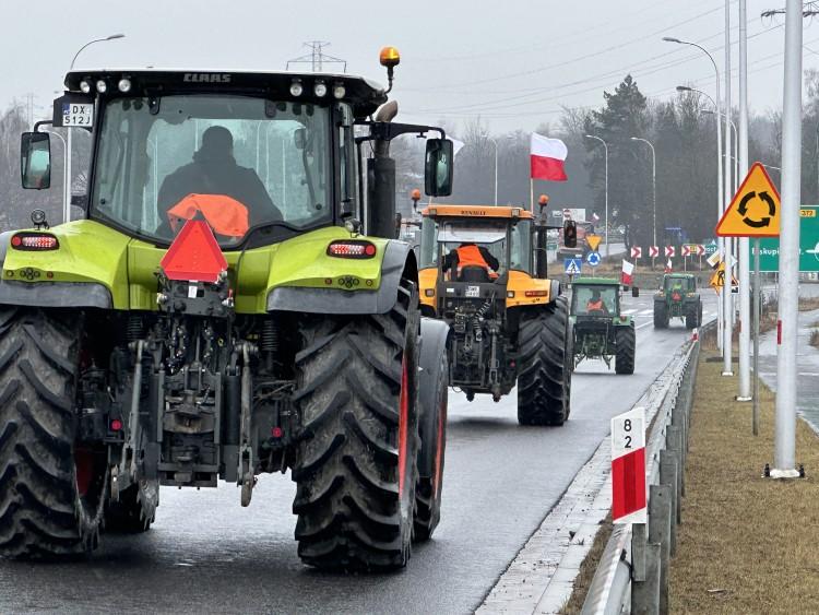 Rolnicy: W czwartek w centrum Wrocławia będzie 500 traktorów. Sutryk do mieszkańców: zostańcie w domach