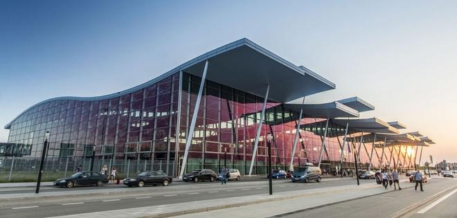 Wrocławskie lotnisko przeszło audyt i dostało certyfikat. Jest bezpieczne