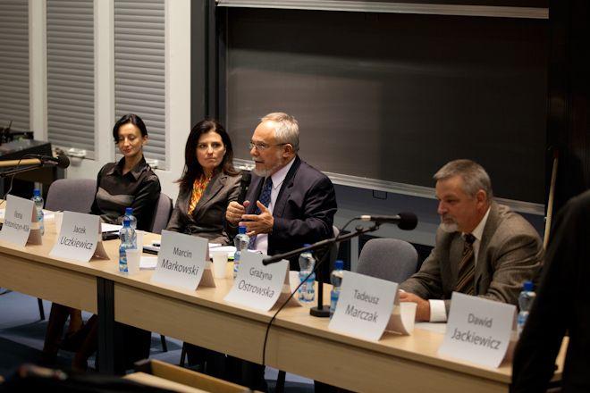 Debata o stadionie: panie na tak, panowie na nie