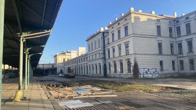 Pociągi znów pojadą na Dworzec Świebodzki. Kiedy i na jakich liniach?