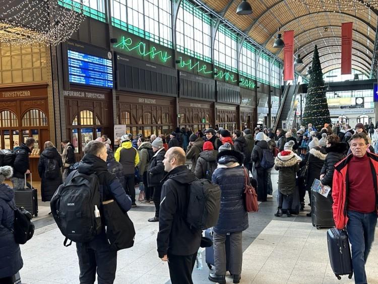Duża awaria na kolei. Nie jeździ część pociągów