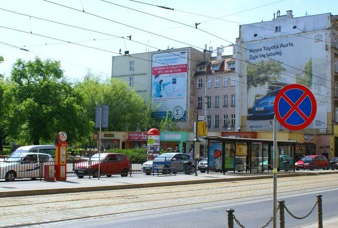 Na placu tuż przed Dworcem Głównym stanie biurowiec ze szklanymi wieżami. Budowa ruszy jesienią