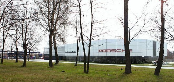Pierwszy w mieście salon samochodów Porsche ma być gotowy za rok [WIZUALIZACJE]