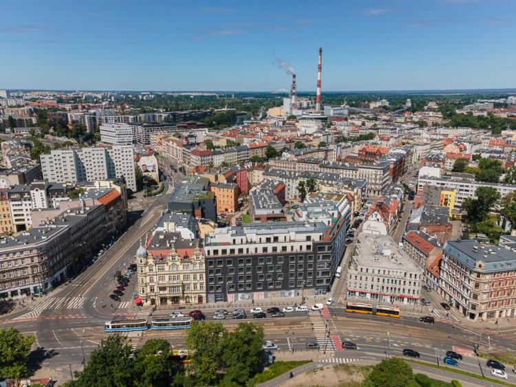 „Szkieletor” z Drobnera stał się luksusowym apartamentowcem. Tak teraz wygląda [ZDJĘCIA]