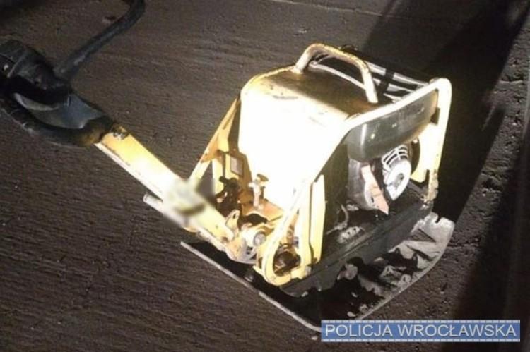 Ukradł 250-kilogramową maszynę budowlaną. Tłumaczył, że „okazja czyni złodzieja”