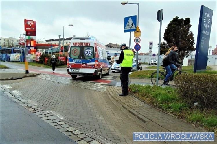 Kierowca lexusa nie miał prawa jazdy i potrącił rowerzystę