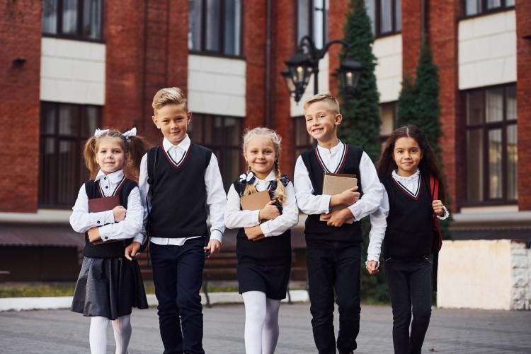 Świadectwo z paskiem - jaka średnia jest potrzebna na czerwony pasek?