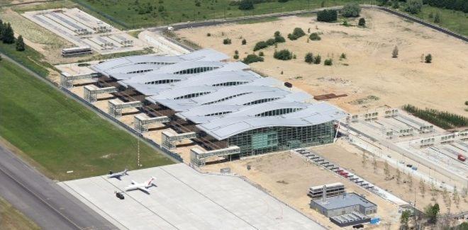 Pod nowy terminal lotniska podjedziemy autem za darmo