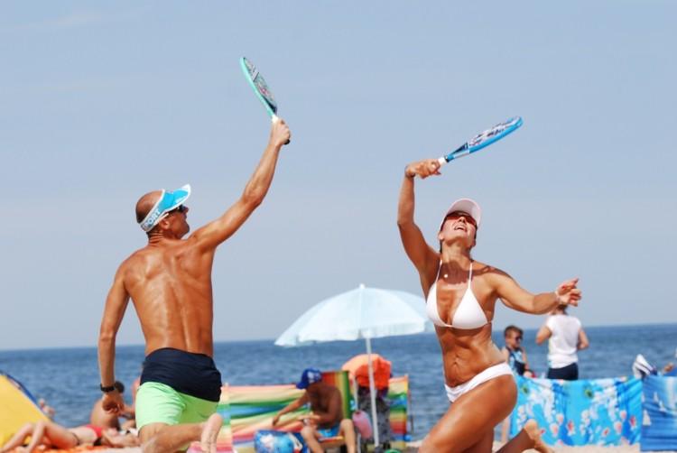 Nowość na sportowej mapie Wrocławia. Plażowa odmiana tenisa zyskuje na popularności