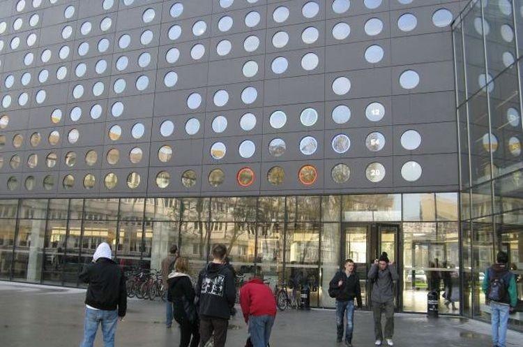 „Historie i innowacje”. Spacer po Politechnice Wrocławskiej
