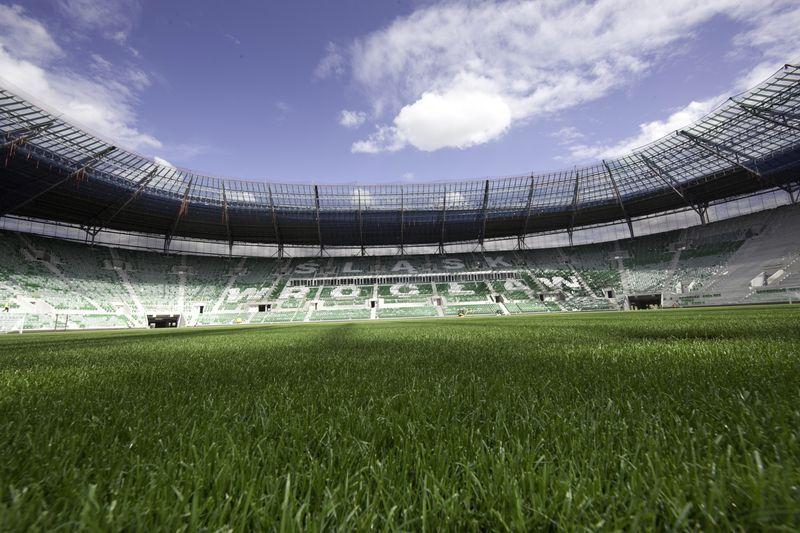 Cyrk na budowie stadionu. Protestująca firma jednak wraca do pracy