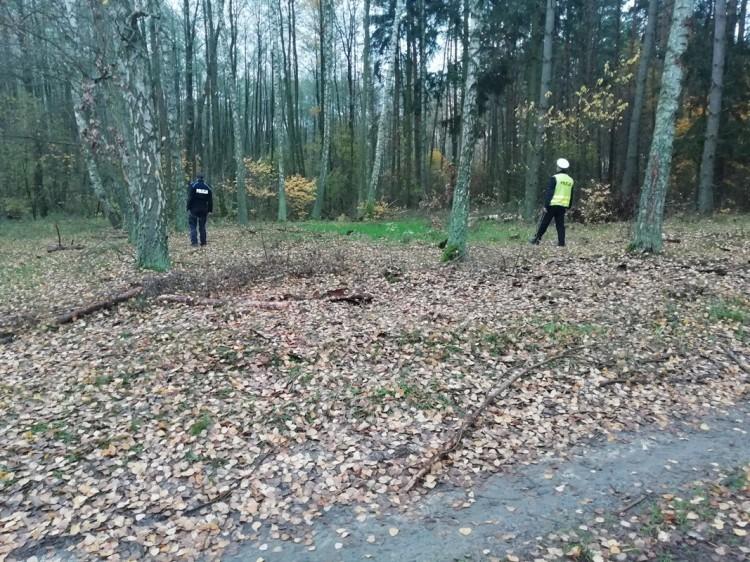 Wypadek podczas polowania. Myśliwy postrzelony w głowę
