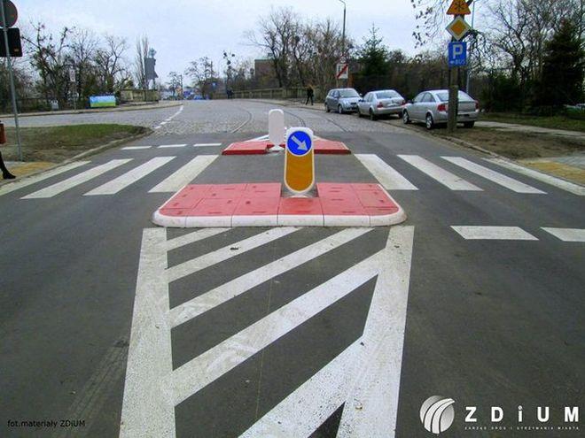 Wyznaczyli nowe przejście i trakt dla pieszych. Można łatwiej dojść do urzędu