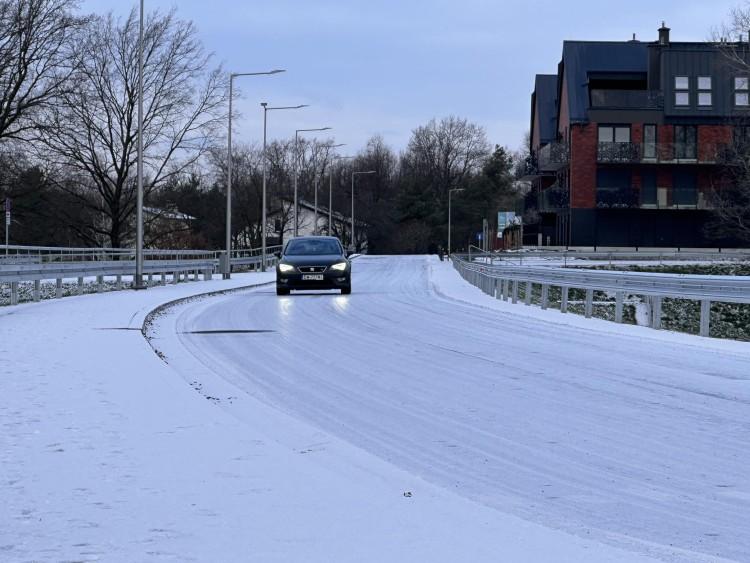 Atak zimy we Wrocławiu. Uwaga! Znów będzie bardzo ślisko