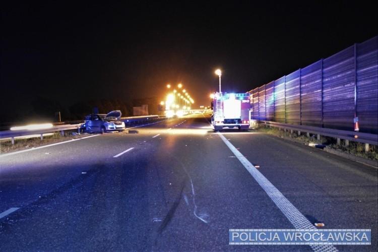 Wypadek koło bramek w Karwianach. Auto wjechało w barierki