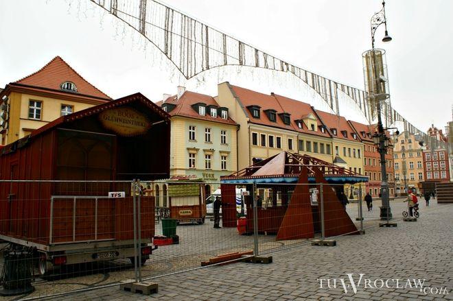 Ponad milion złotych zapłacimy za świąteczną iluminację. Pierwsze dekoracje już zaczęli wieszać