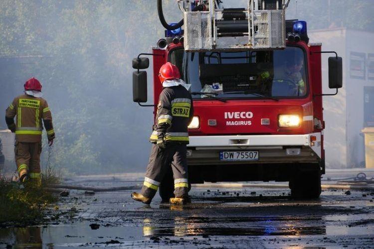 Wrocław: Akcja straży na Gwarnej. Paliły się garaże