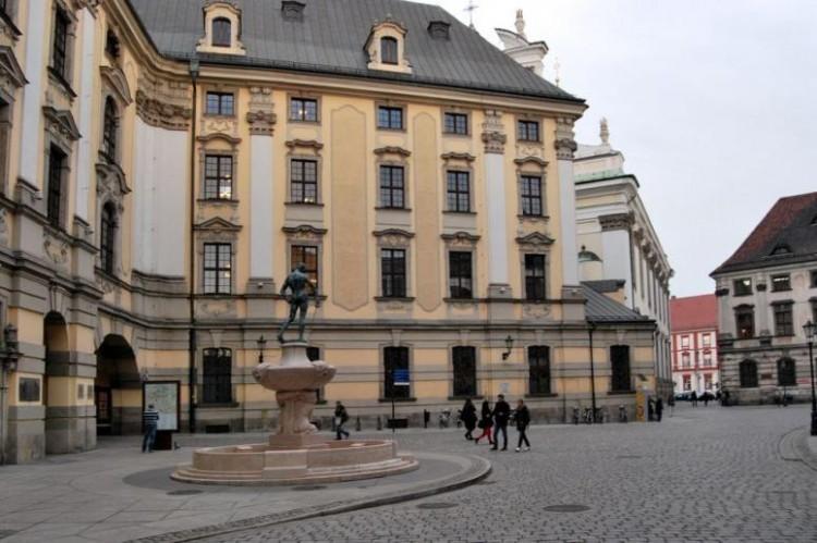 Nowe kłopoty odwołanego rektora Uniwersytetu. Śledztwo wszczęła prokuratura