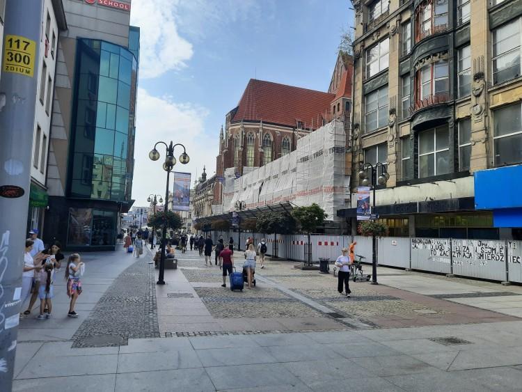 Wyburzają Solpol. Charakterystyczny budynek znika. Wiemy, co tam będzie!