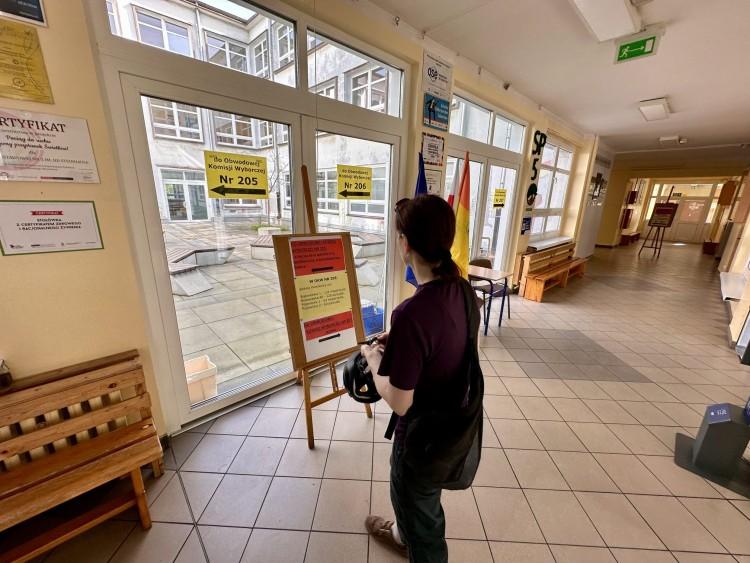 Wrocław: Do południa najwięcej głosów na Poświętnem, najmniej - na 