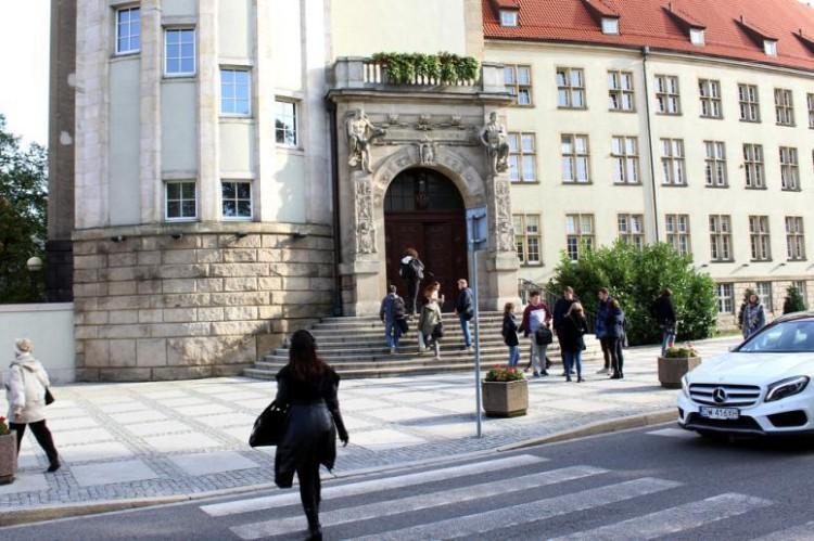 Politechnika Wrocławska przechodzi na tryb zdalnego nauczania