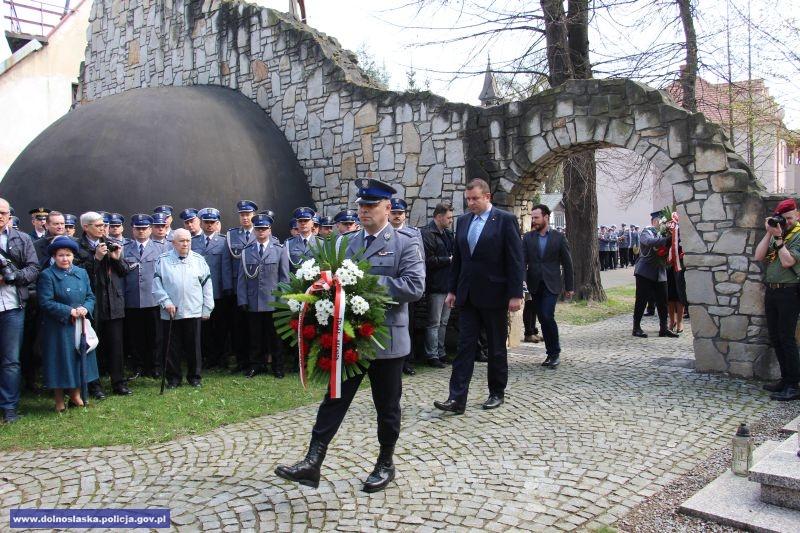 We Wrocławiu uczcili pamięć pomordowanych policjantów [FOTO]