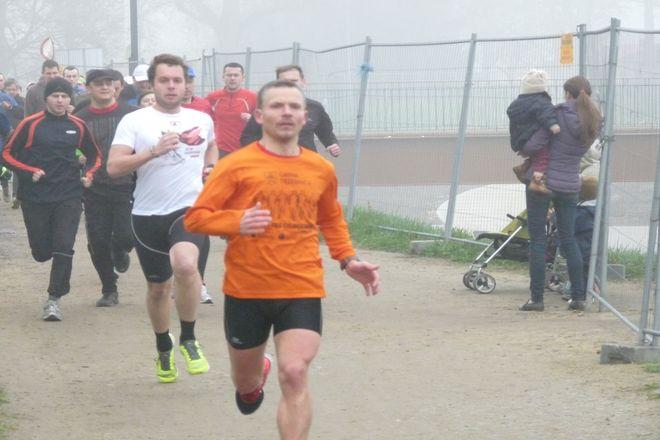 Wielkanocny bieg z jajem