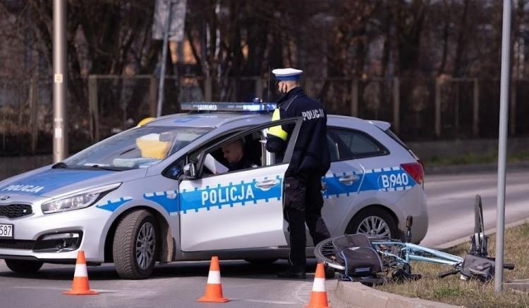 Wrocław: Czołowe zderzenie rowerzystów. Obaj są w szpitalu