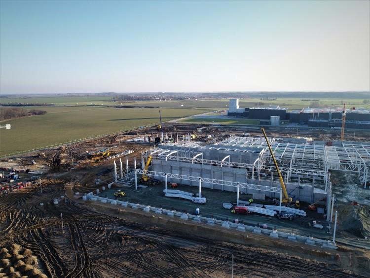 Pod Wrocławiem powstaje fabryka chipsów wielka jak siedem boisk piłkarskich [ZDJĘCIA]