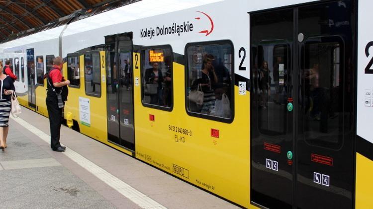 Koronawirus w pociągu KD. Sanepid szuka pasażerów z Wrocławia