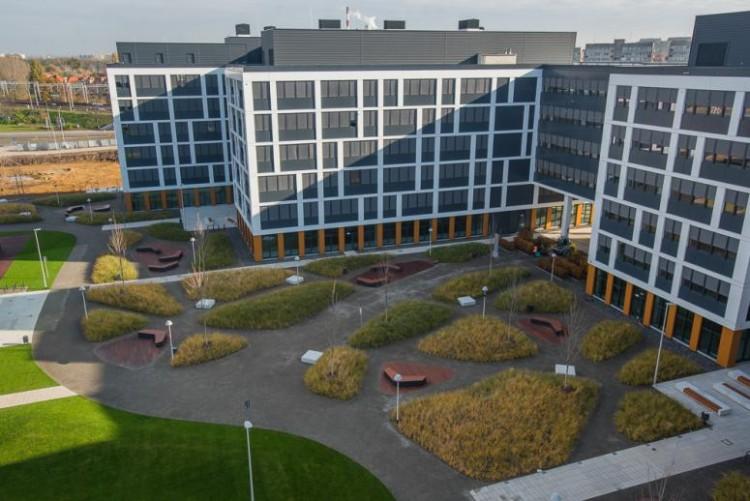 Oto trzy największe wrocławskie biurowce oddane do użytku w 2016 roku [ZDJĘCIA]
