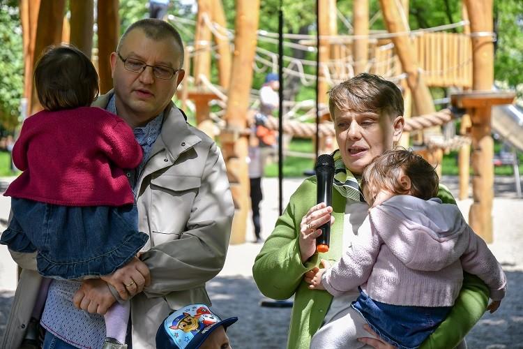 Rodzice zastępczy potrzebni od zaraz. 400 dzieci czeka na miłość