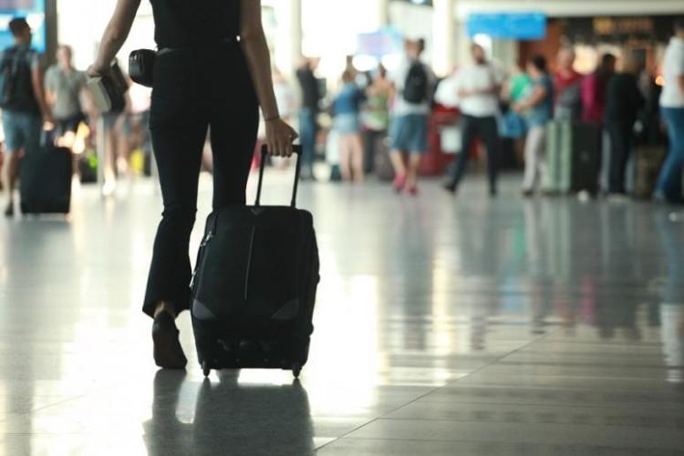 Alarm na wrocławskim lotnisku. Ewakuowano blisko 400 osób, dwa loty opóźnione