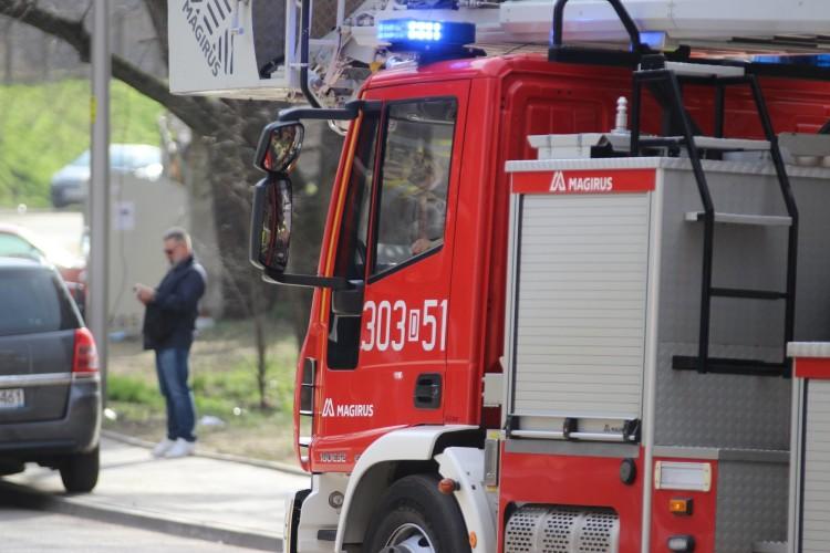 Trzy auta zderzyły się na autostradzie A4 pod Wrocławiem. Są ranni