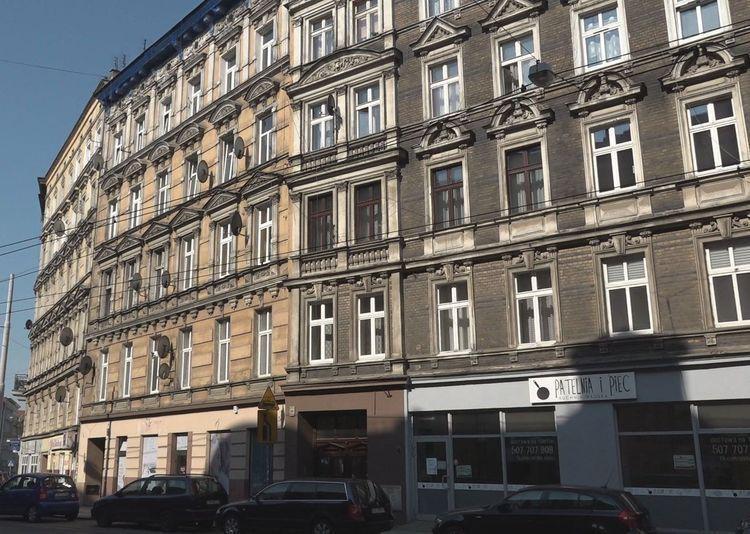 Zabójstwo na imprezie we Wrocławiu. Razem śpiewali „Niech żyje wolność”, a później zadał mu 11 ciosów nożem