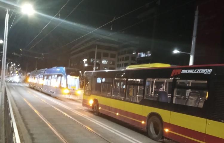Cyklon Zoltan we Wrocławiu. Wypadki, powalone drzewa, zerwane sieci i ranni