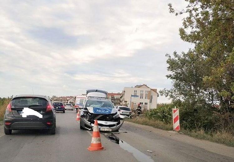 Radiowóz zderzył się z samochodem, w którym jechało kilkumiesięczne dziecko