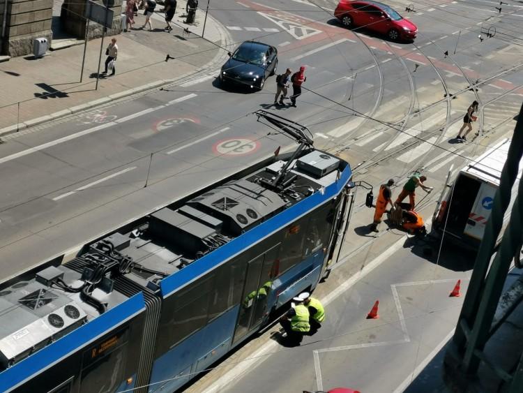 Wrocław: Wykolejenie tramwaju na Arkadach. Torowisko nie doczekało się remontu
