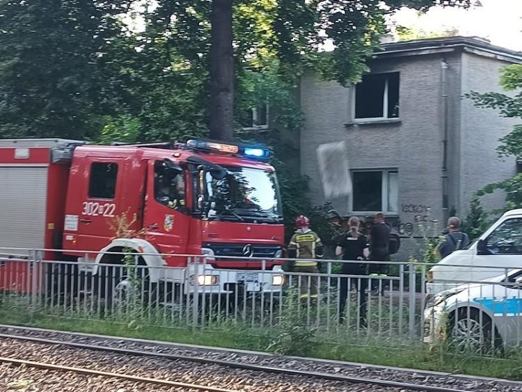 Pożar domu jednorodzinnego na Biskupinie. Jedna osoba ranna