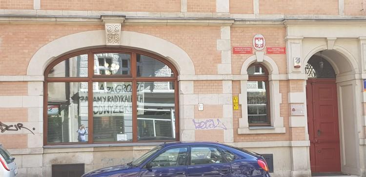 Pracownicy urzędu protestują. Chcą radykalnych podwyżek [ZDJĘCIA]