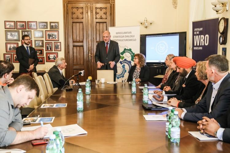 Prezydent mocno o rasizmie w Polsce. Przedstawił projekt wrocławskiej strategii [ZDJĘCIA]