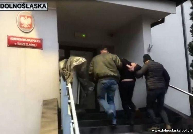 Duża akcja policji. Zatrzymano grupę od międzynarodowych oszustw