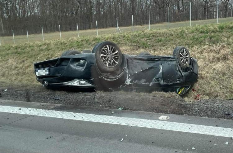 Karambol na A4 pod Wrocławiem. Wśród rannych są dzieci
